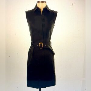 The limited black buttoned dress with belt